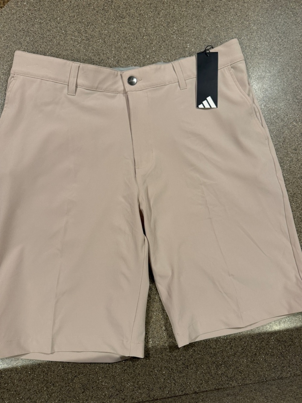 New adidas Men's Ultimate golf short light tan Flat Front Golf Shorts size 34